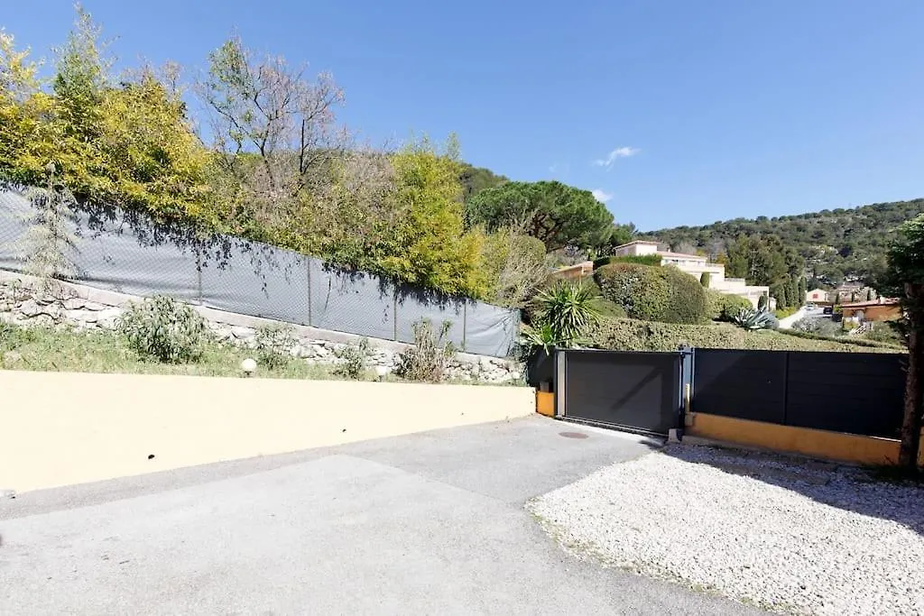 Lägenhet Studio Au Calme, Avec Terrasse Et Parking A Eze Village Frankrike