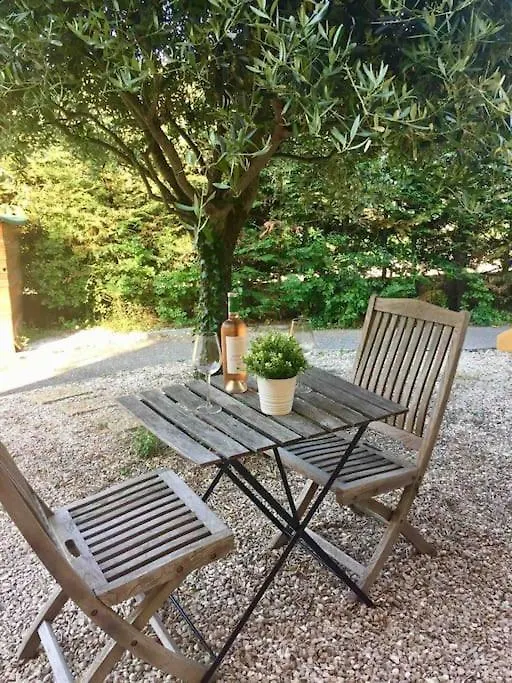 Apartment Studio Au Calme, Avec Terrasse Et Parking A Eze Village